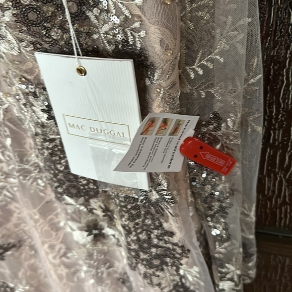 Mac Duggal EMBELLISHED V NECK ILLUSION LONG SLEEVE GOWN size 8 NEW $698 Taupe - Picture 8 of 17